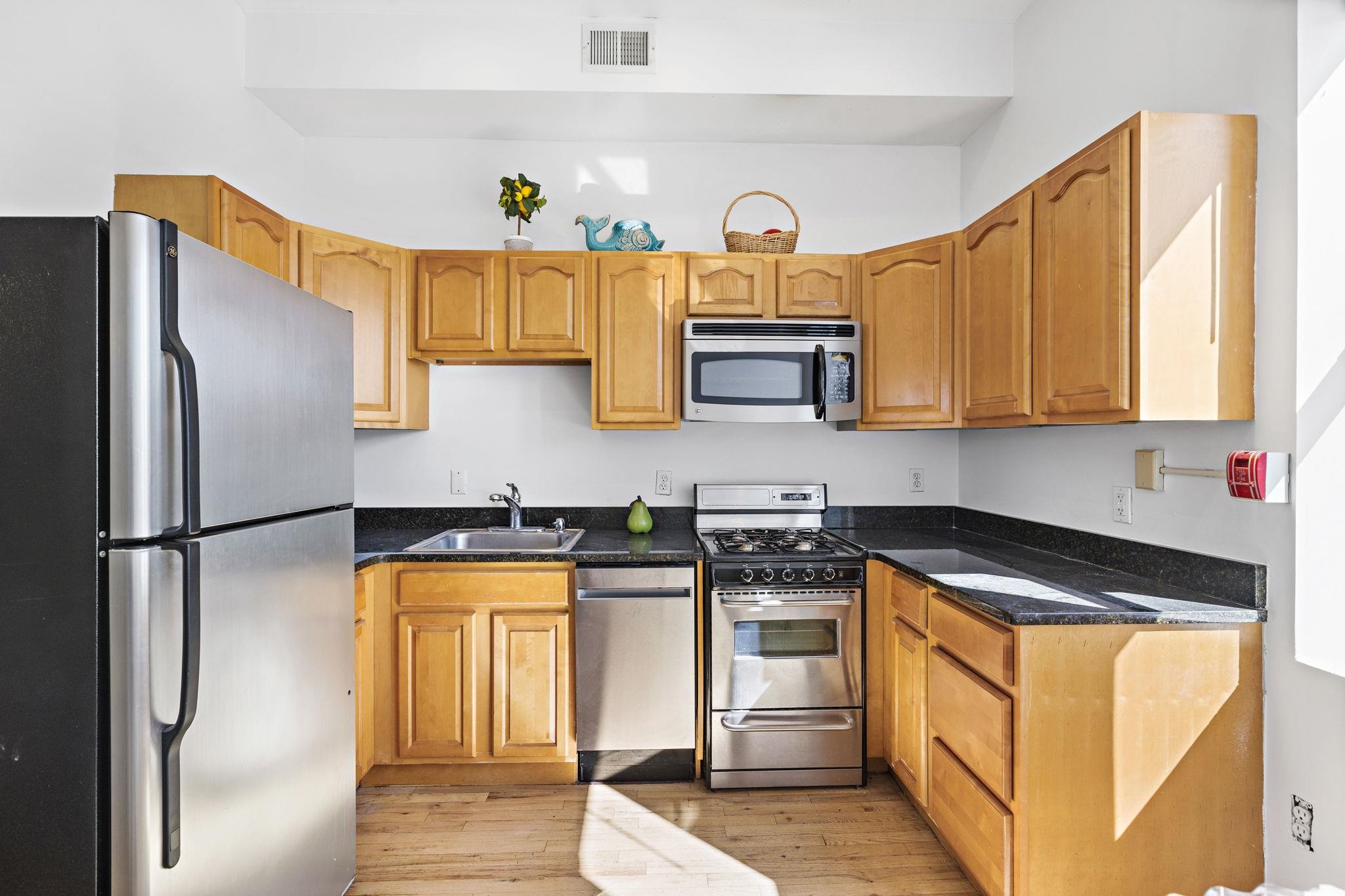 231 Grand St #5R, Hoboken, New Jersey image 3