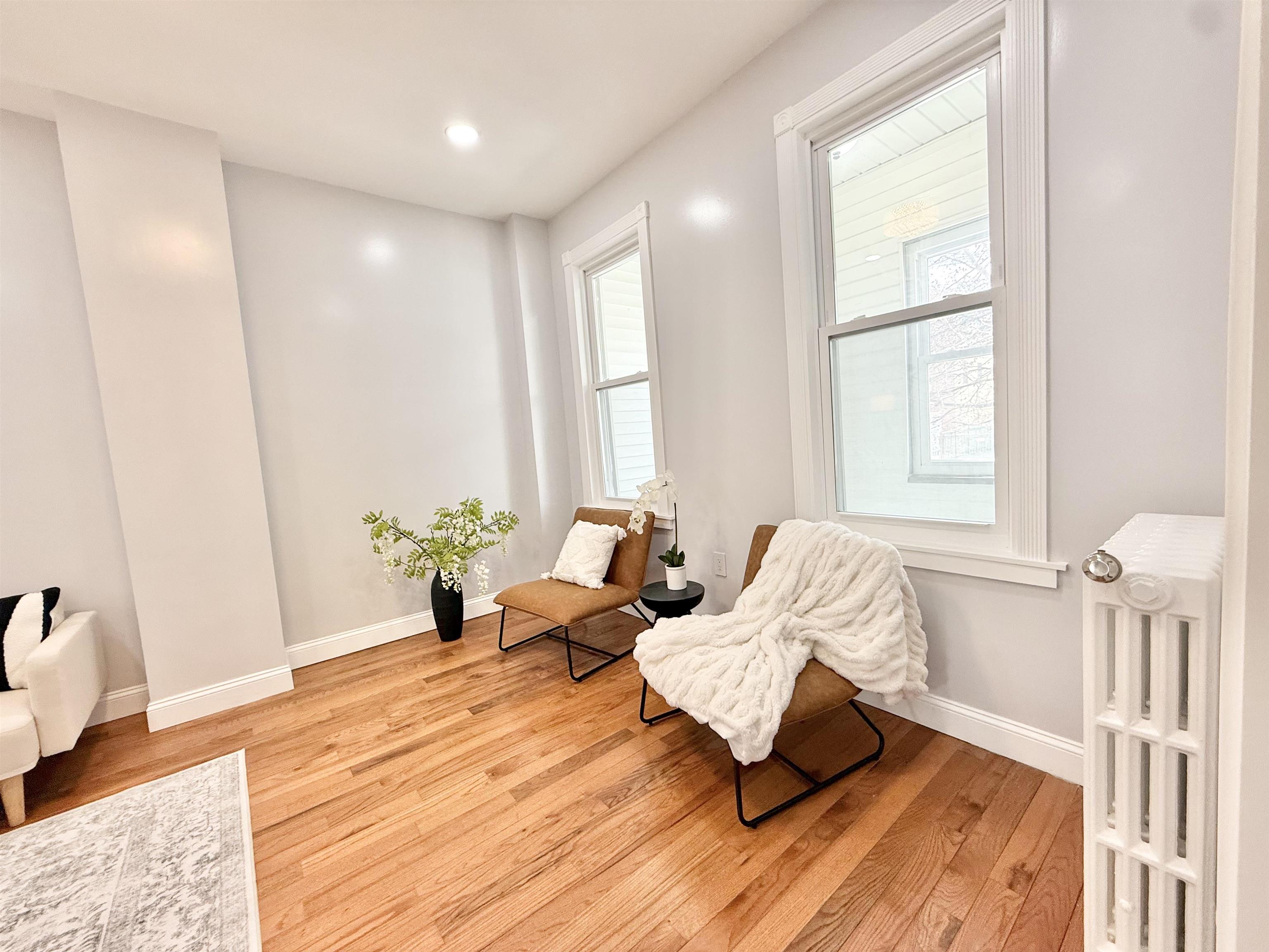 286 Danforth Ave, Jersey City, New Jersey image 7