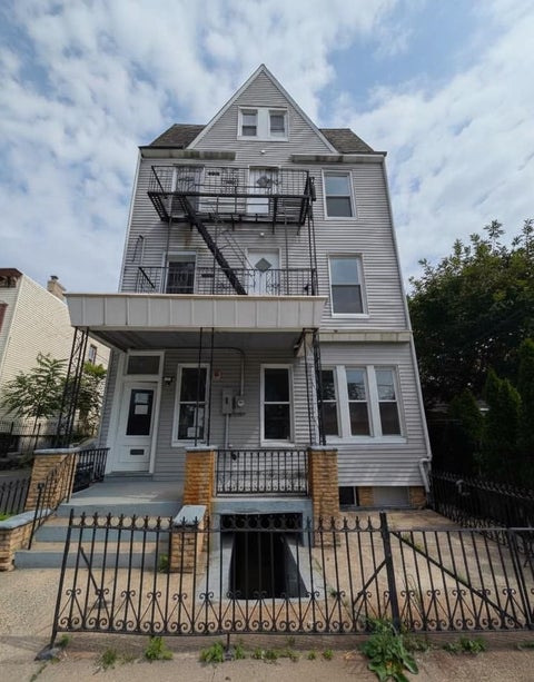 Apartment For Rent - 10 Sherman Pl #7<br/> Jersey City, NJ 07307