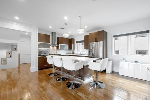 Townhouse For Sale - 807 Edgewood Lane #B<br/> Bergen County, Fort Lee, NJ 07024