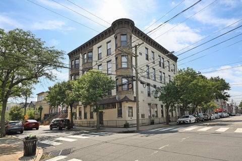 Featured picture for the property 240011977