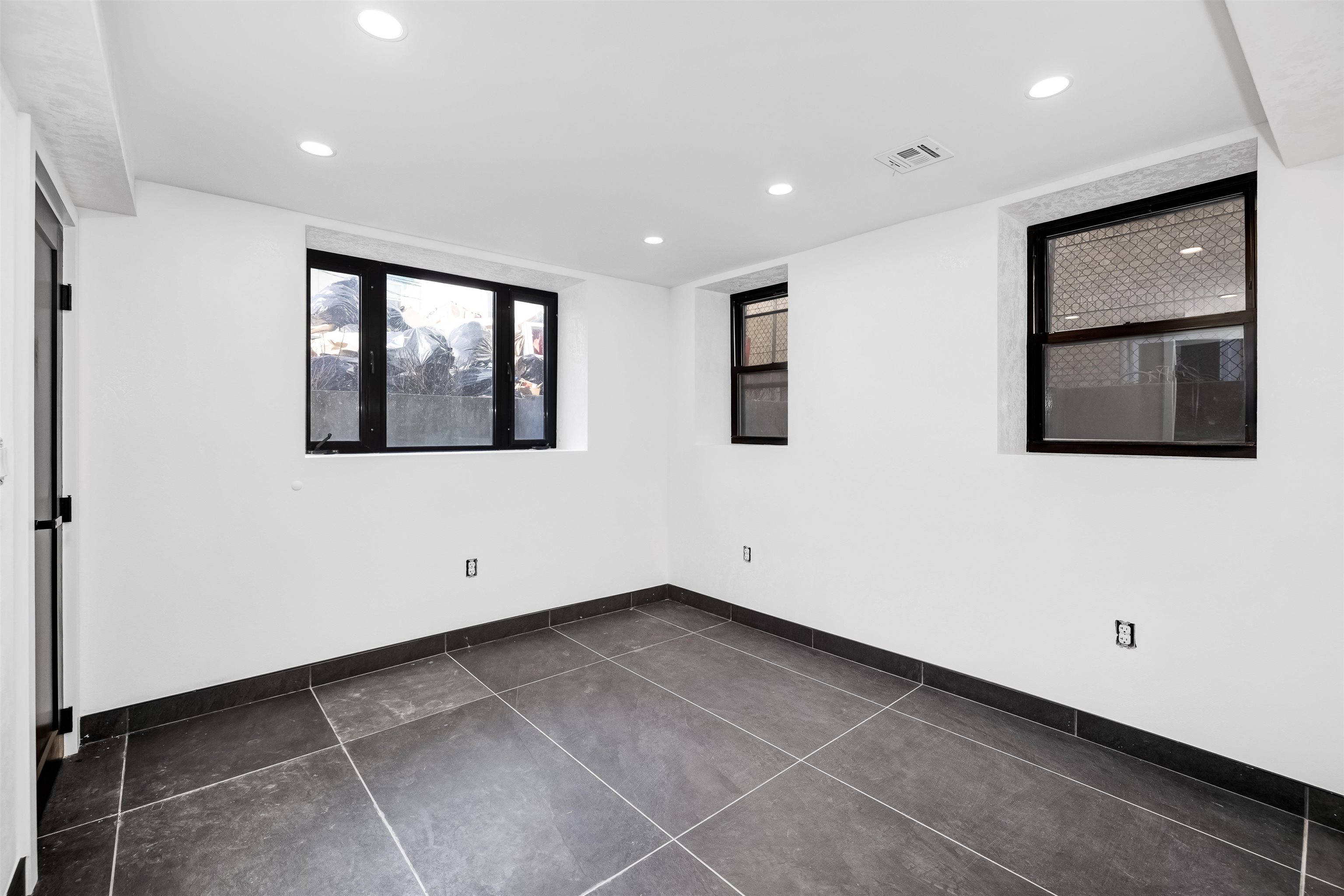 829 BOULEVARD