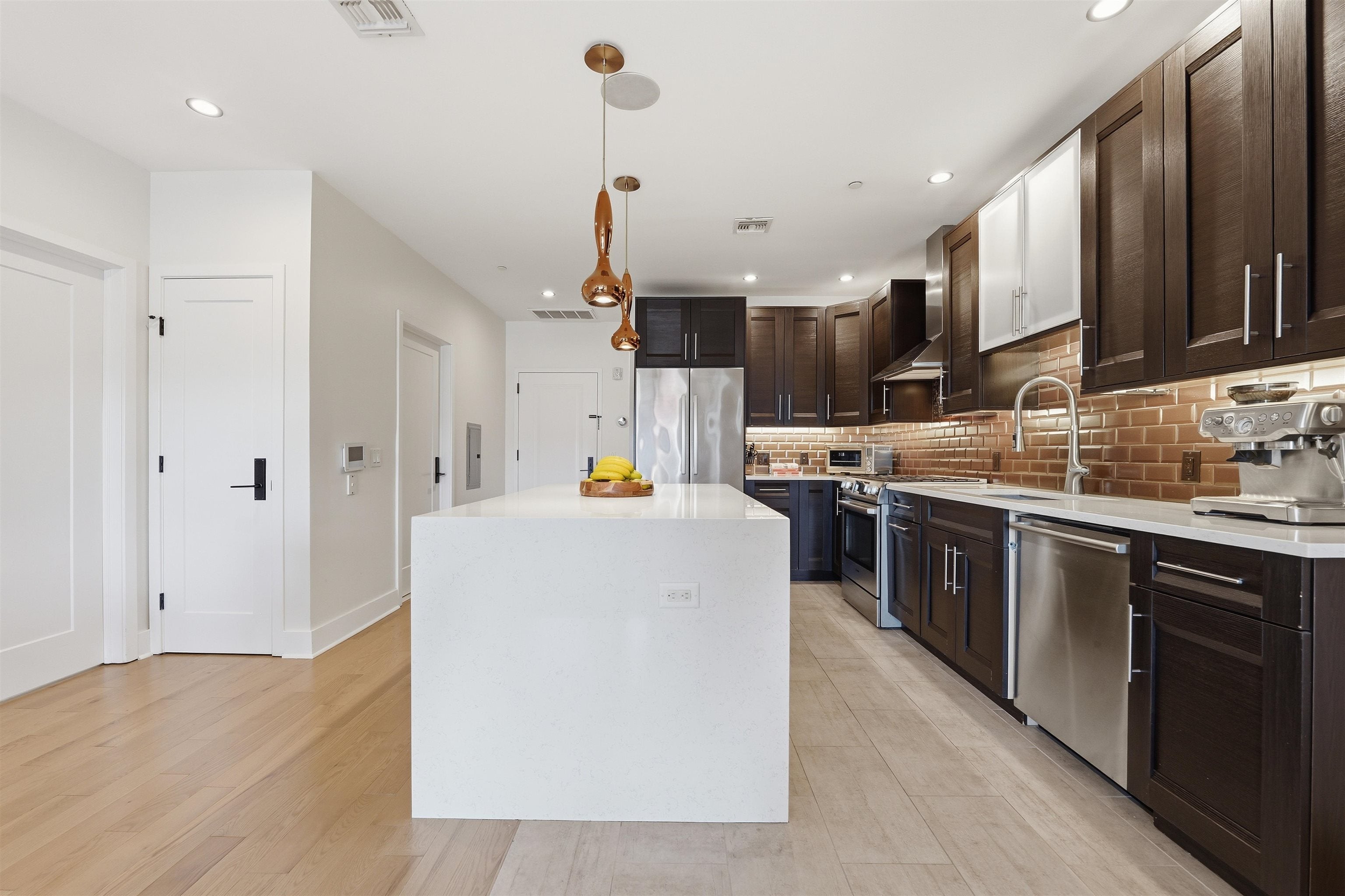 227 4TH ST 402