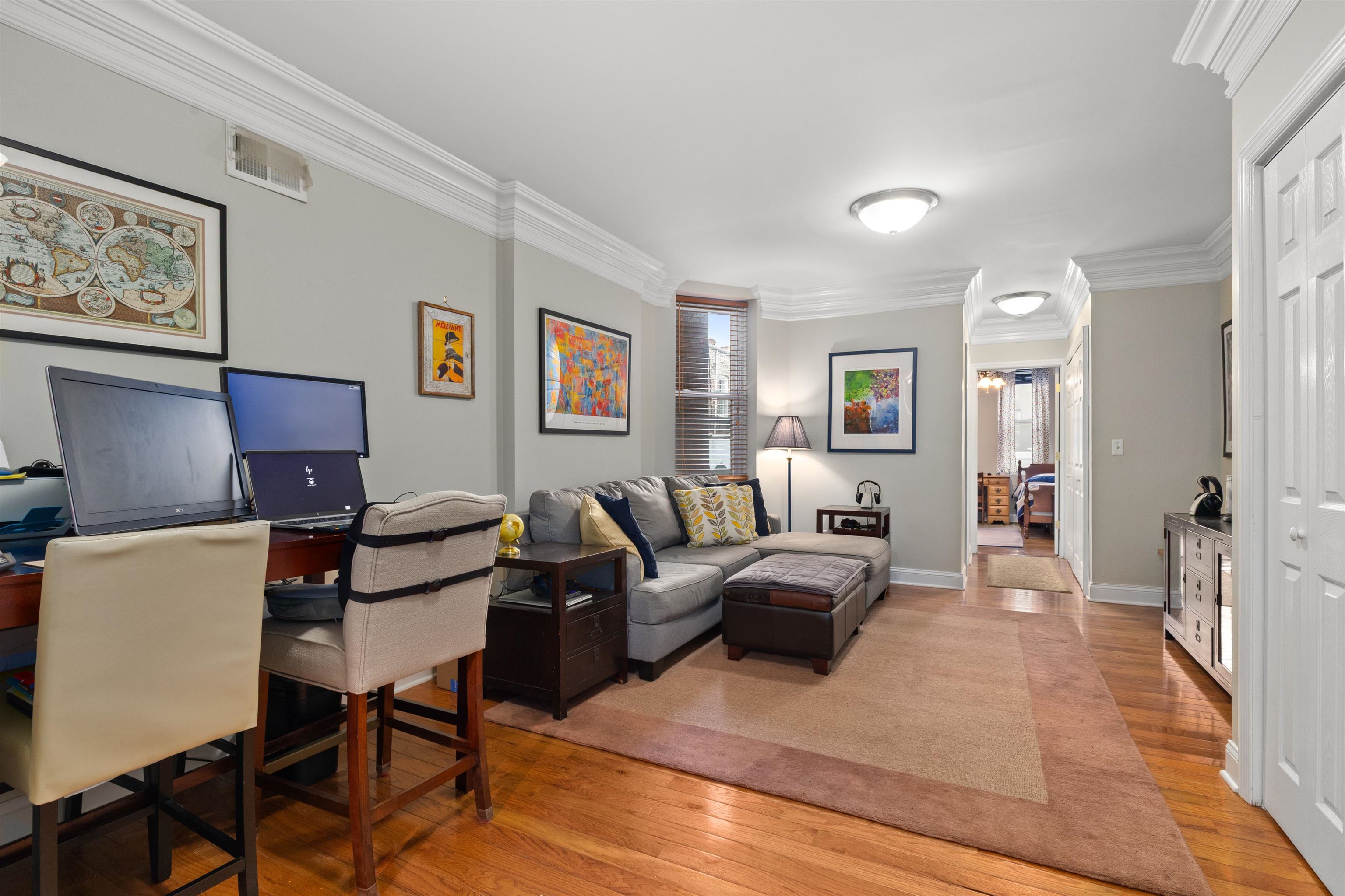 207 OGDEN AVE 1L