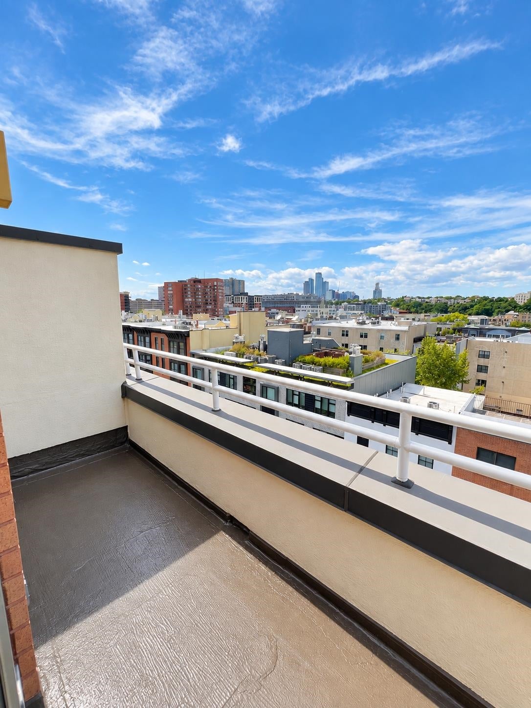 463 1ST ST 8H
