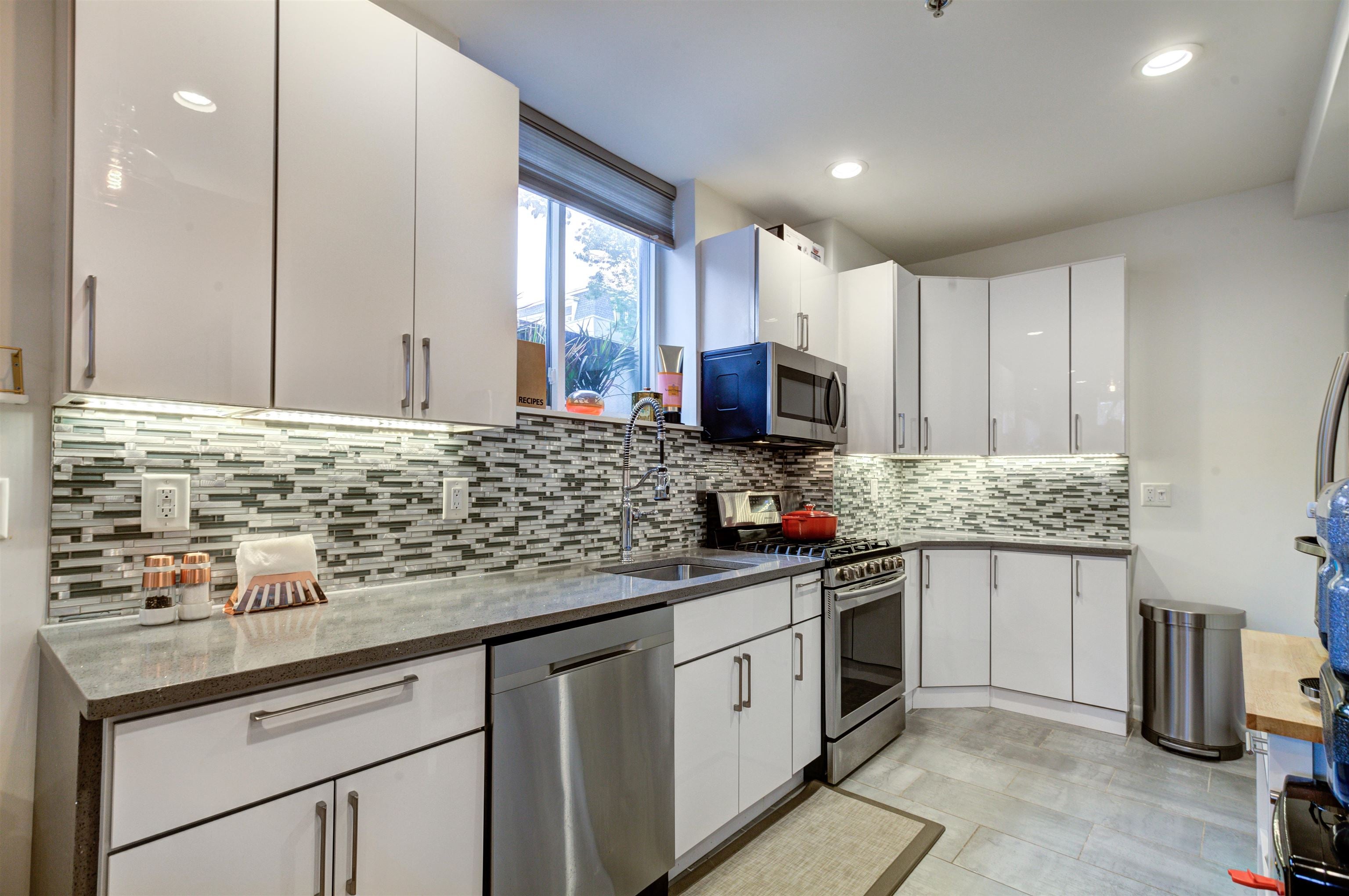 58 GILES AVE 2