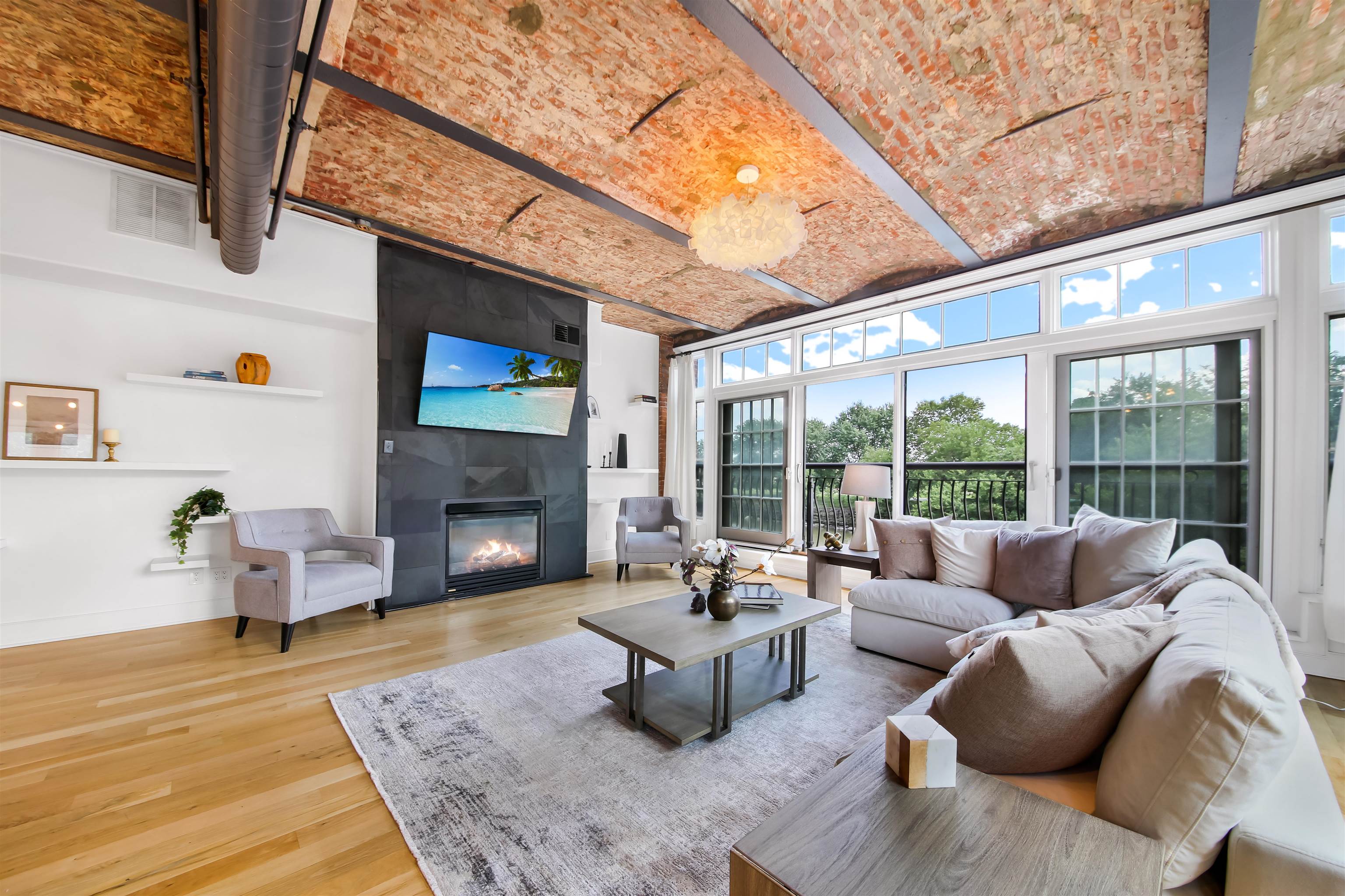 174 WASHINGTON ST 1G