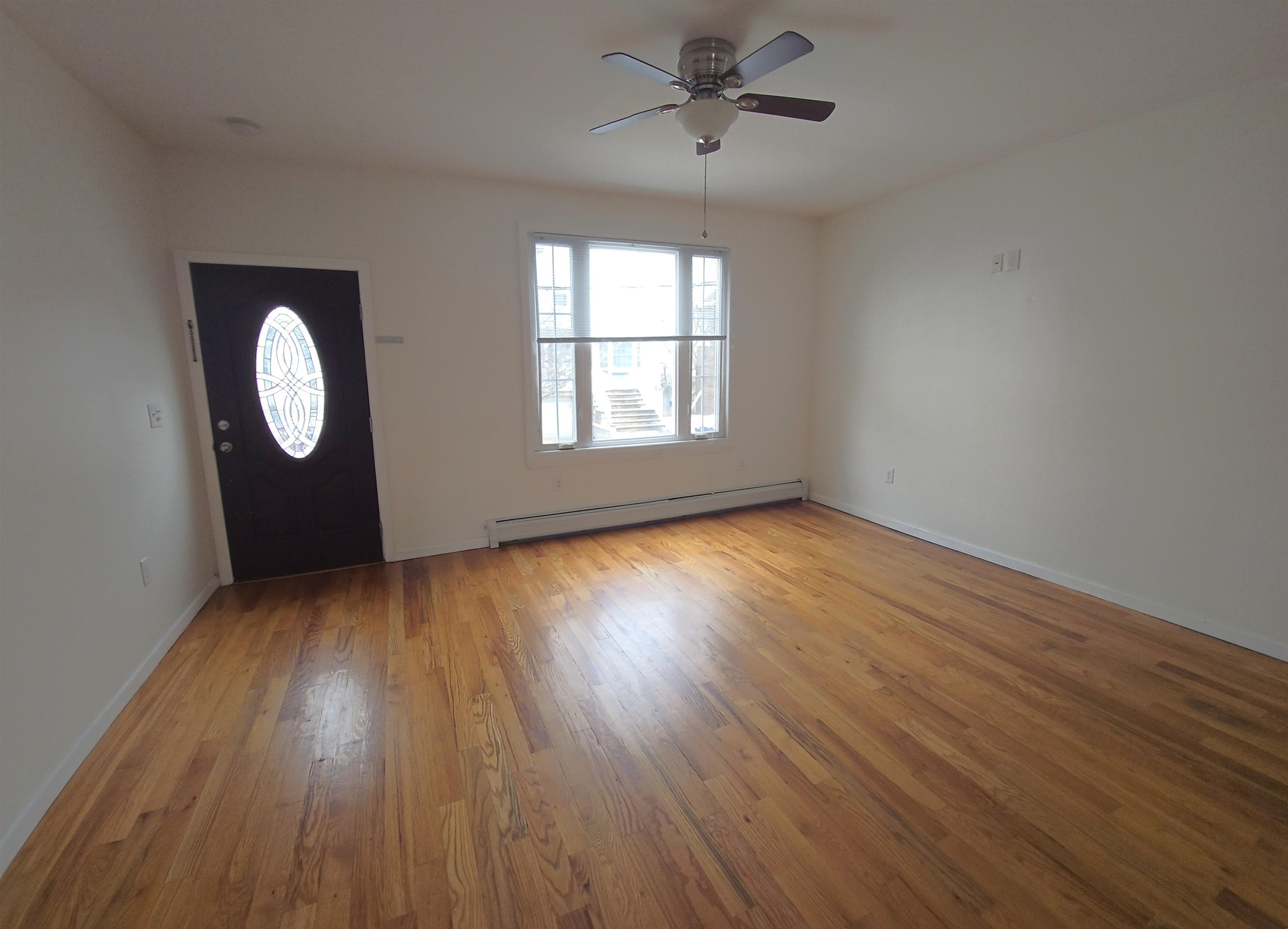 Bayonne, New Jersey 07002, United States, 3 Bedrooms Bedrooms, ,2 BathroomsBathrooms,Residential,Active,256559