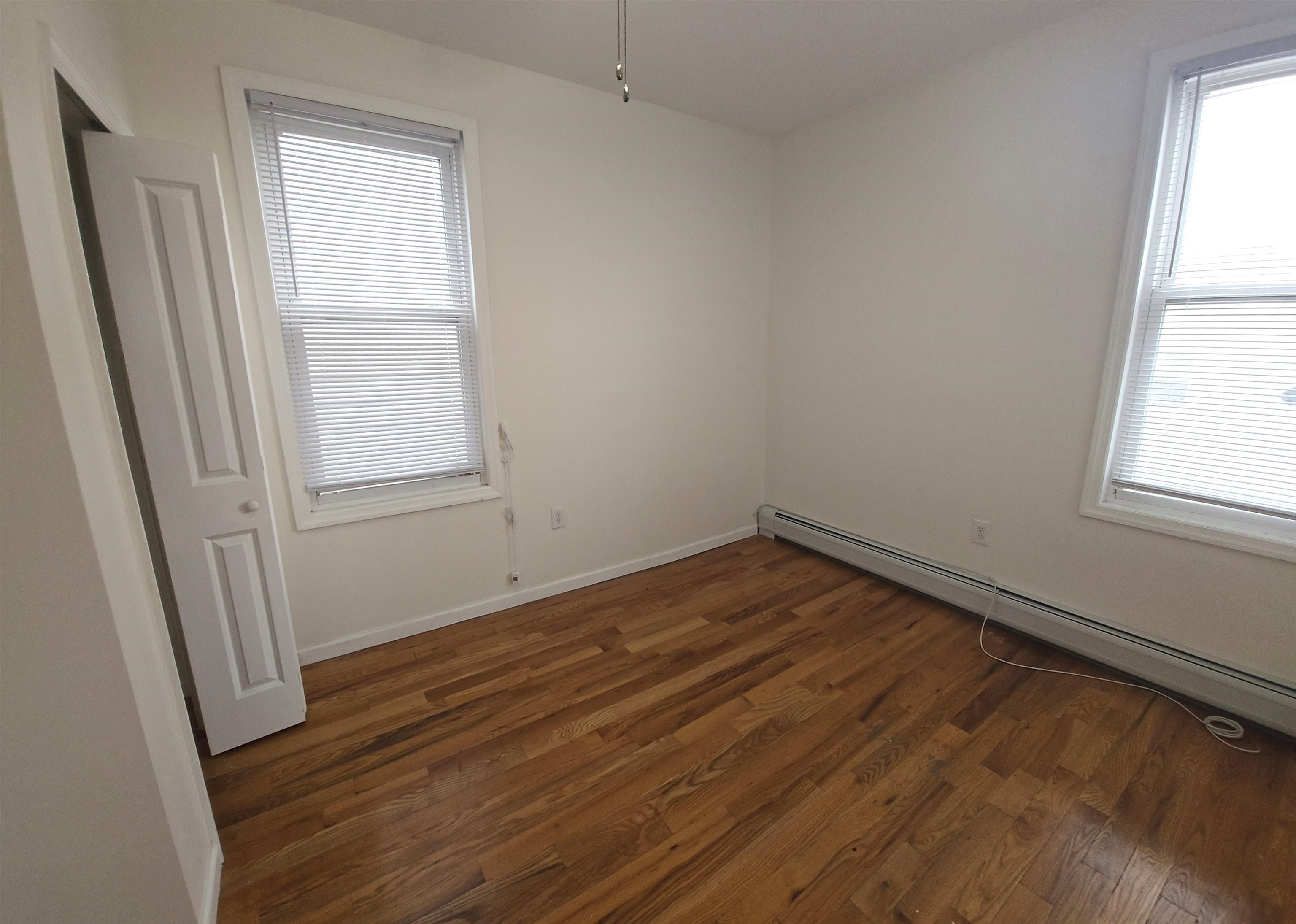 Bayonne, New Jersey 07002, United States, 3 Bedrooms Bedrooms, ,2 BathroomsBathrooms,Residential,Active,256559