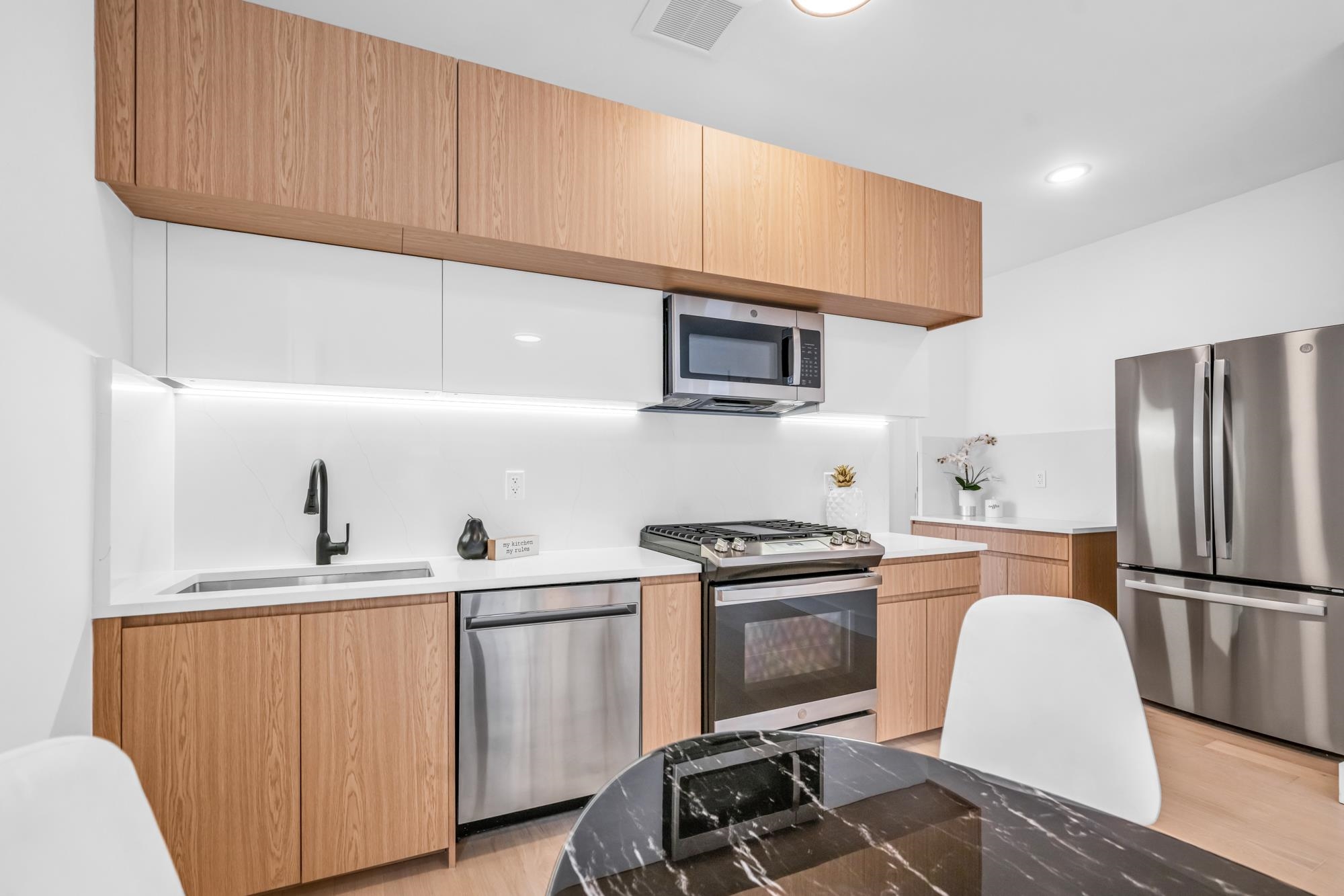 649 38th St #404, Union City, New Jersey image 3