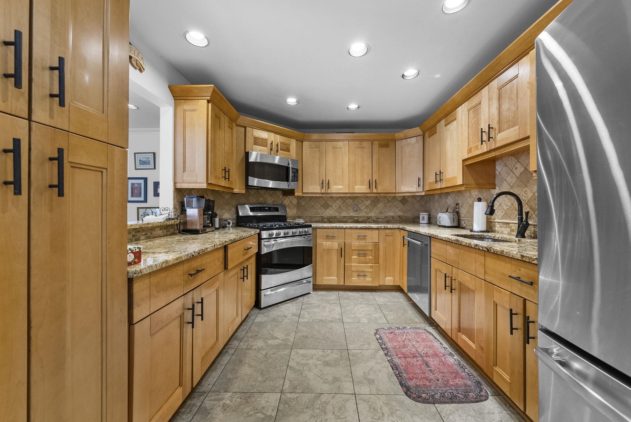 29 Engle St #8, Tenafly, New Jersey image 3