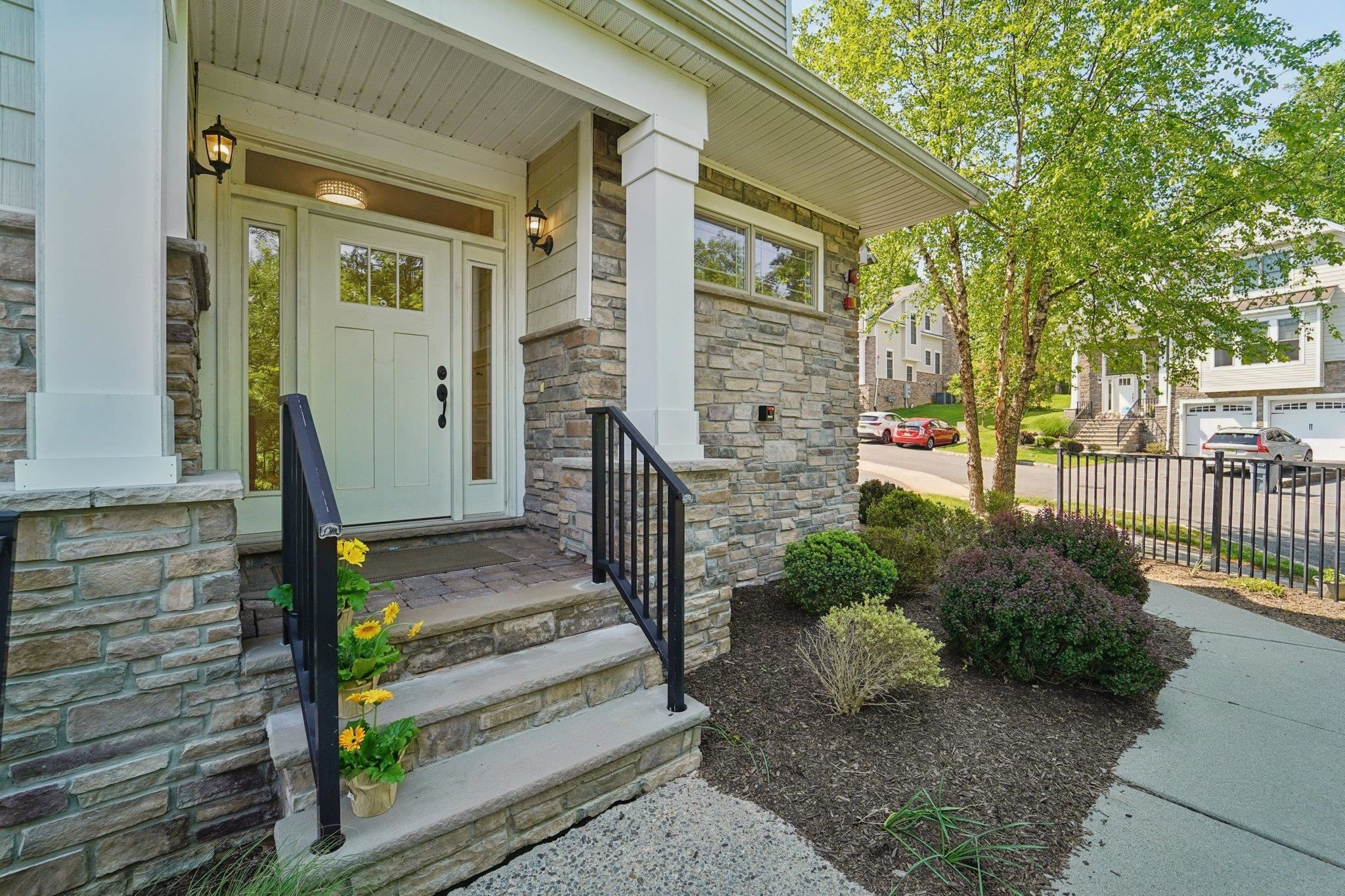 19 Summit Dr, North Caldwell, New Jersey image 4