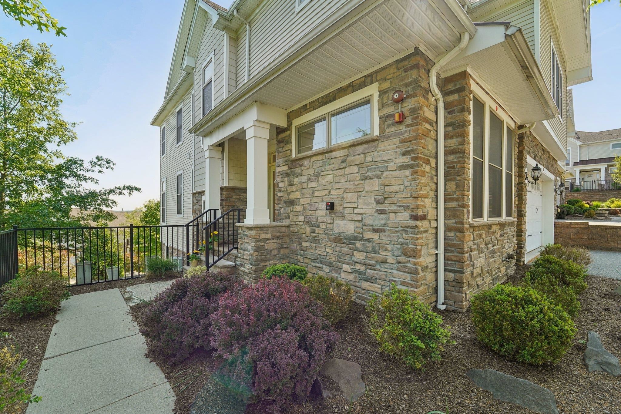 19 Summit Dr, North Caldwell, New Jersey image 3