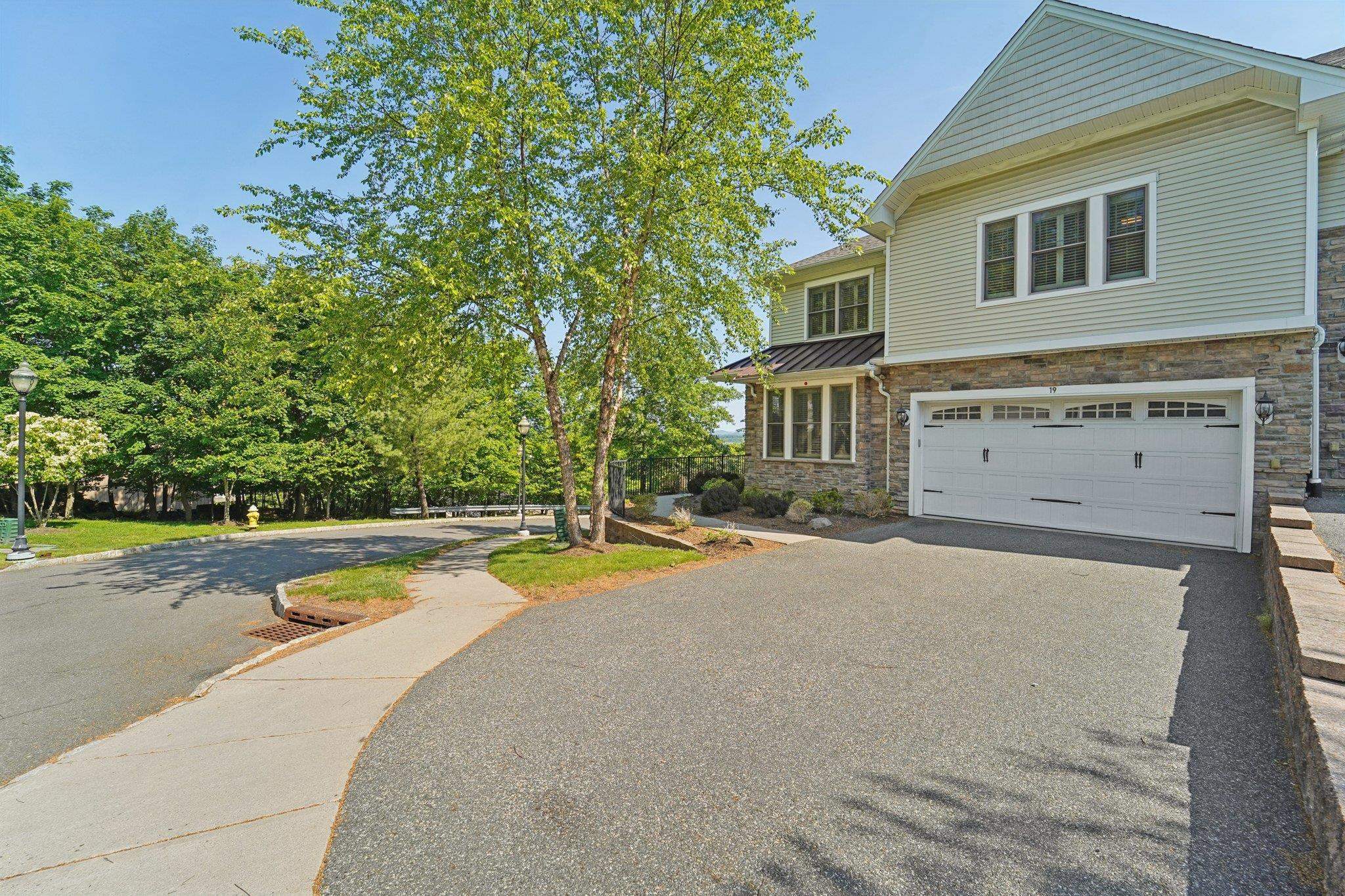 19 Summit Dr, North Caldwell, New Jersey image 1