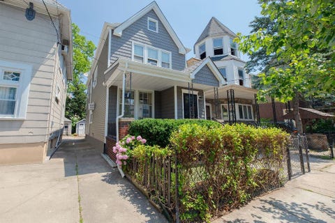 Featured picture for the property 240011888