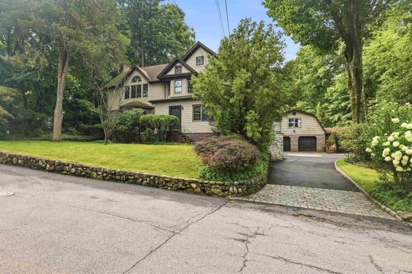 41 CREST RD, HILLSDALE, NJ 07642 - Image fdf845fbfd5ae5f6f856ef34235ae5d9/1713010999