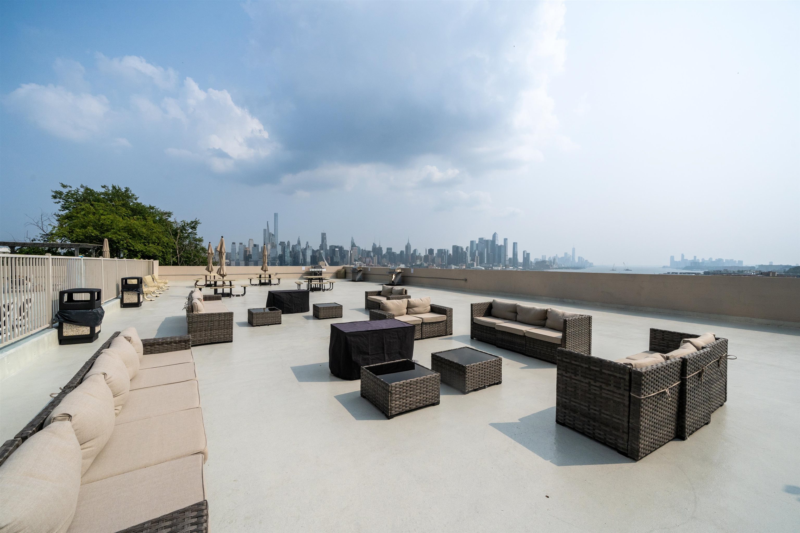 6040 Blvd East #9D, West New York, New Jersey image 25
