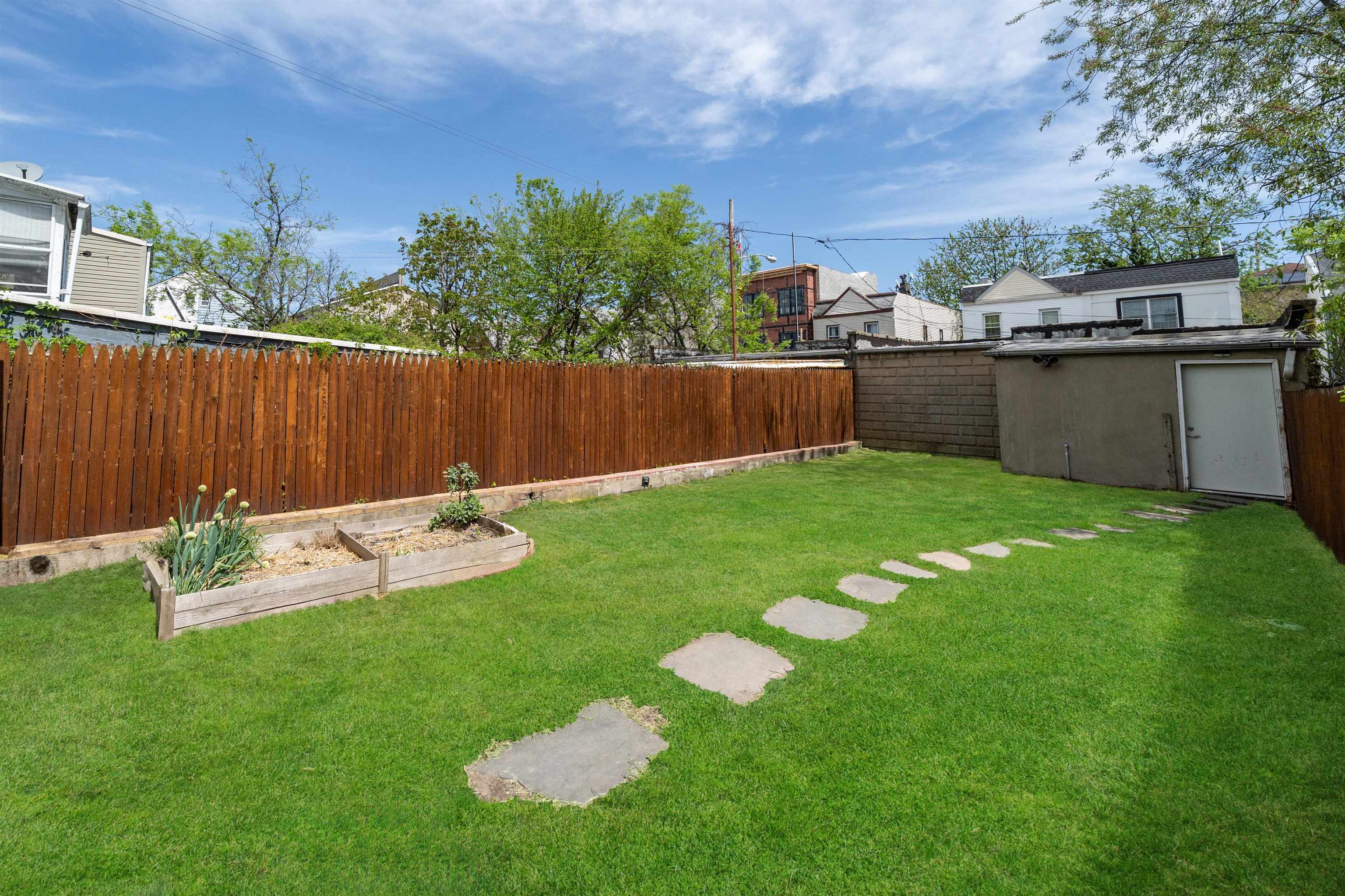 260 Clerk St, Jersey City, New Jersey image 14
