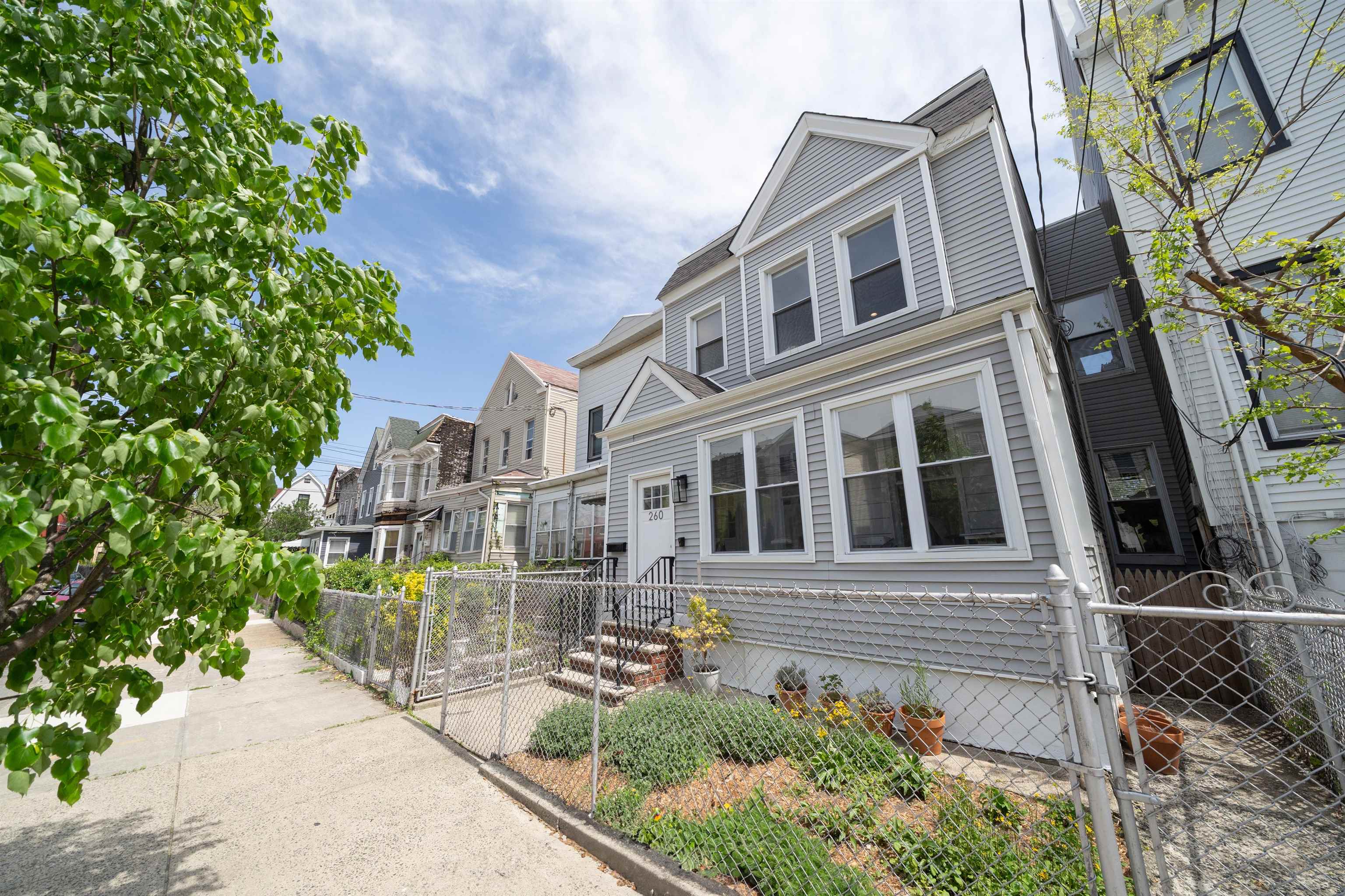 260 Clerk St, Jersey City, New Jersey image 33