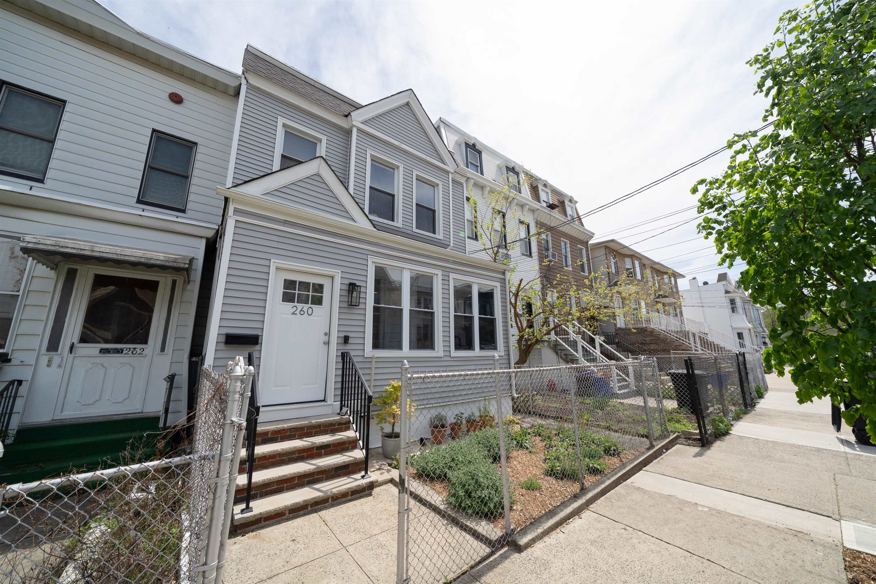 260 Clerk St, Jersey City, New Jersey image 34