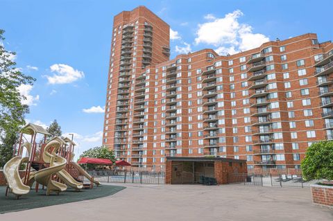 Condo For Sale - 426 Harmon Cove Tower #426<br/> Secaucus, NJ 07094