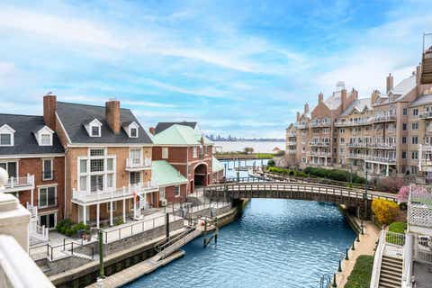 Condo For Sale - 201 Shearwater Ct West #33<br/> Hudson County, Jersey City, NJ 07305
