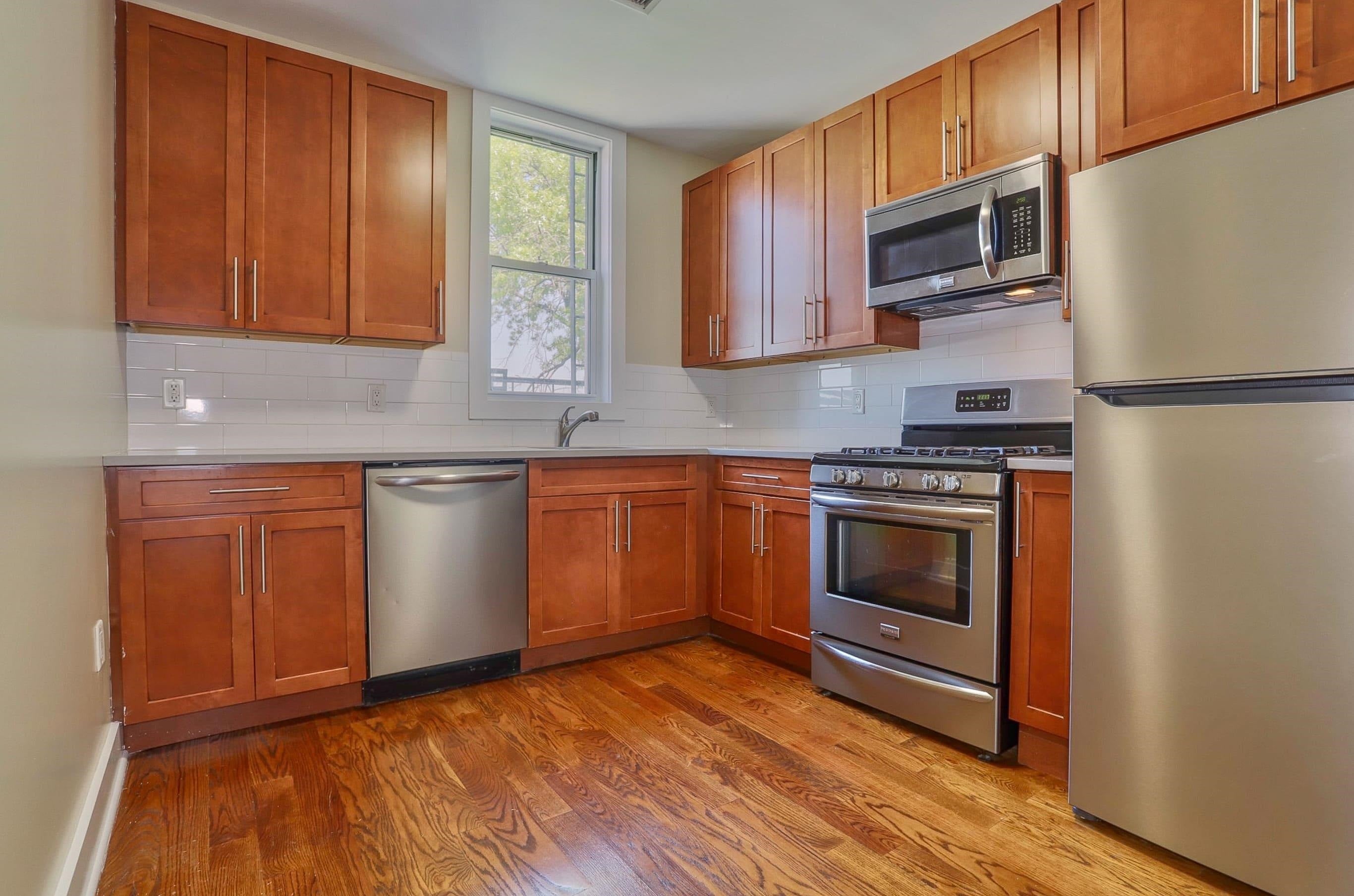 Search Homes 1 824 WASHINGTON ST 2