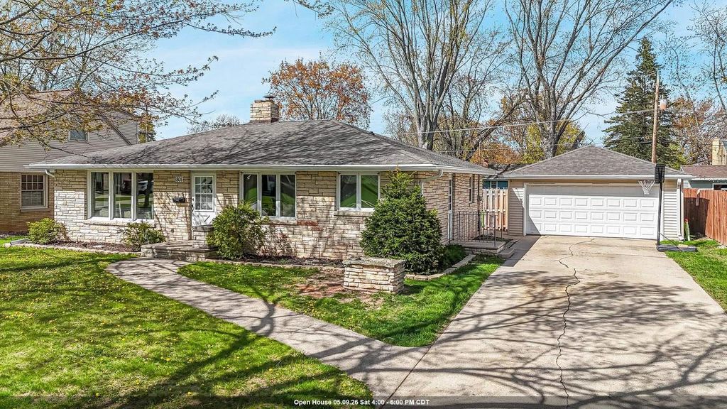 Photo of 801 Bomier STREET, De Pere, WI 54115 (MLS # 50325066)