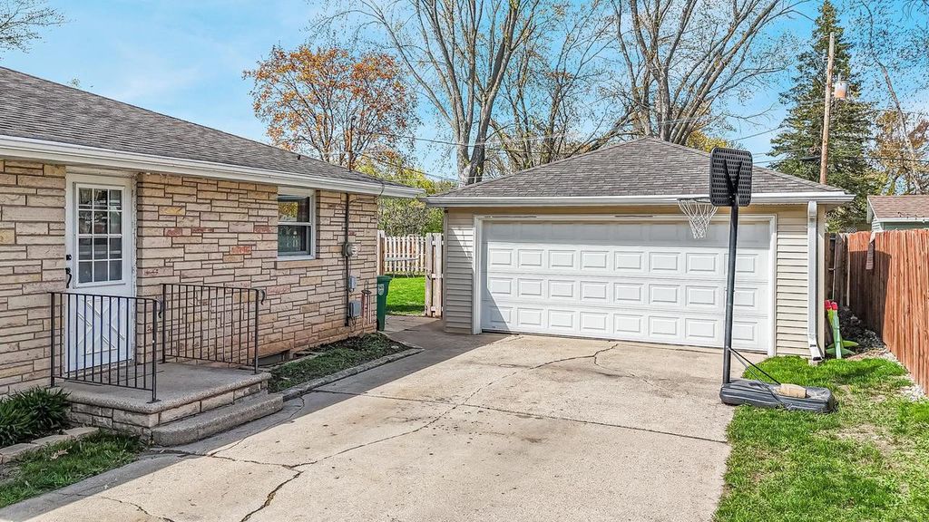 Photo of 801 Bomier STREET, De Pere, WI 54115 (MLS # 50325066)