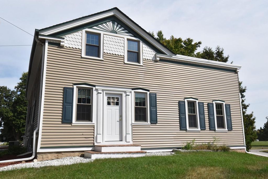 Photo of W187N12796 Fond Du Lac AVENUE, Germantown, WI 53022 (MLS # 1934422)