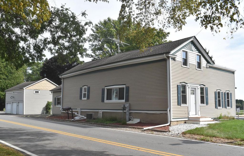 Photo of W187N12796 Fond Du Lac AVENUE, Germantown, WI 53022 (MLS # 1934422)