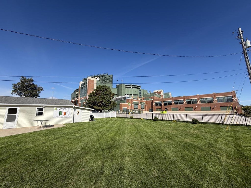 Photo of 910 Stadium DRIVE, Green Bay, WI 54304 (MLS # 50333233)