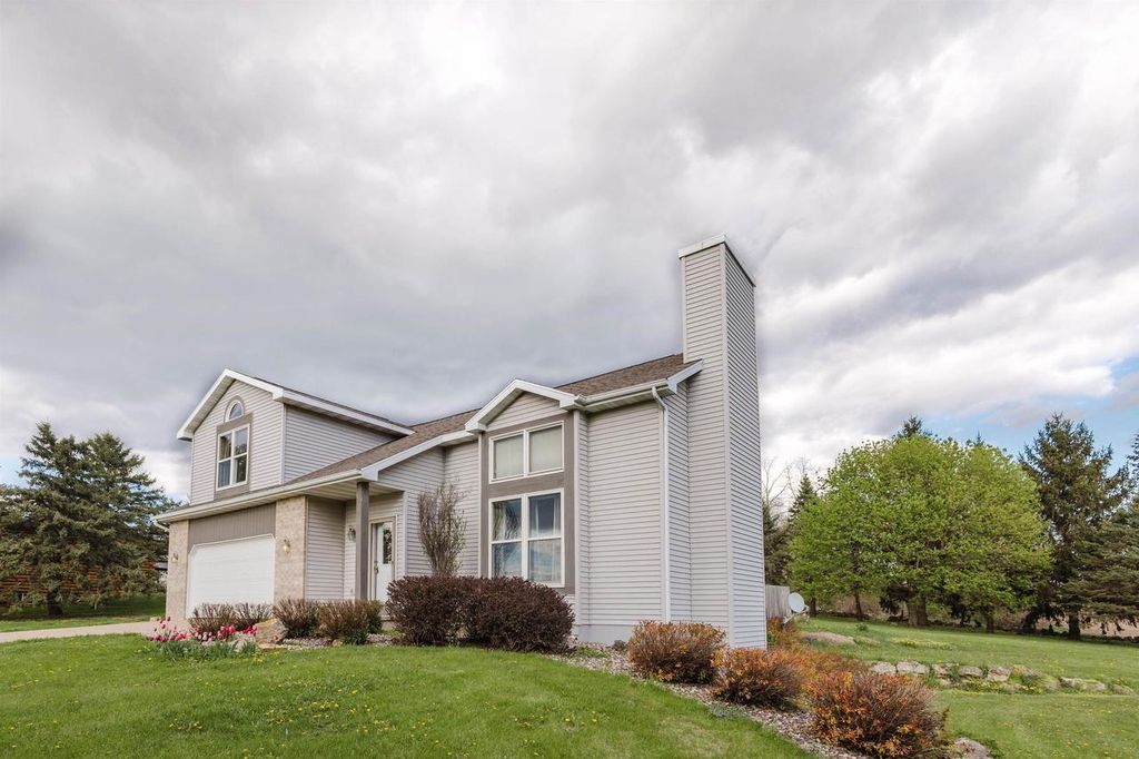Photo of 3235 Lehner ROAD, Dodgeville, WI 53533 (MLS # 2022085)