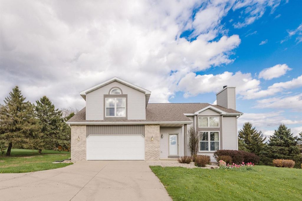 Photo of 3235 Lehner ROAD, Dodgeville, WI 53533 (MLS # 2022085)