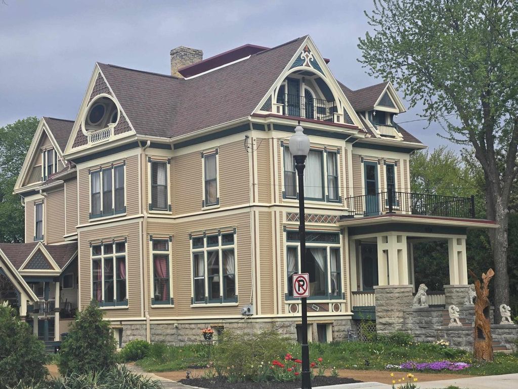 Photo of 1107 Algoma BOULEVARD, Oshkosh, WI 54901 (MLS # 50320722)