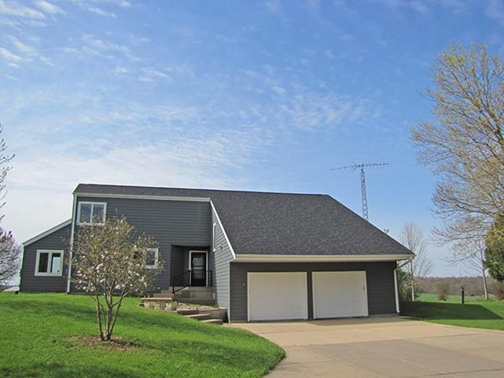 Photo of 1725 County Road B ROAD, Platteville, WI 53818 (MLS # 2021516)