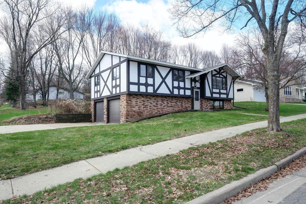 Photo of 1203 Holub STREET, Wausau, WI 54401 (MLS # 22601519)