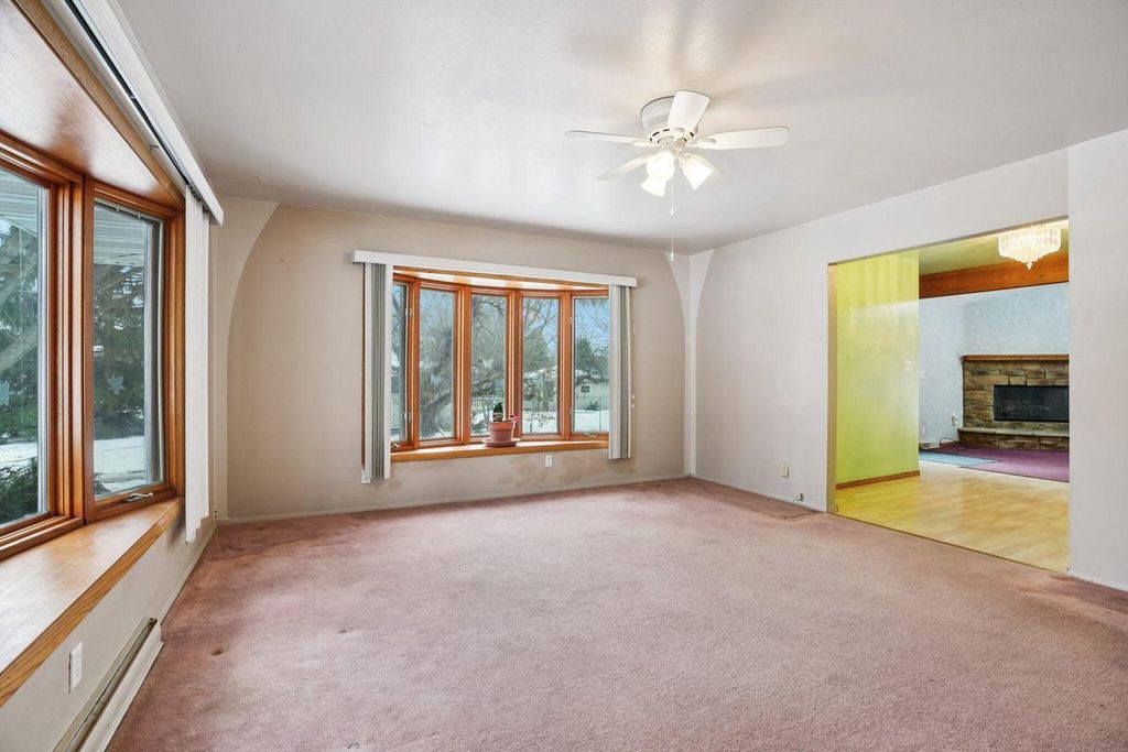 Photo of 3927 W Acre AVENUE, Franklin, WI 53132 (MLS # 1946443)