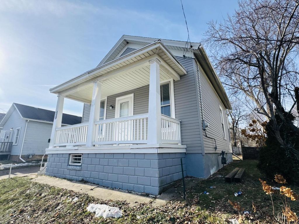 Photo of 930 Marquette STREET, Racine, WI 53404 (MLS # 1945748)