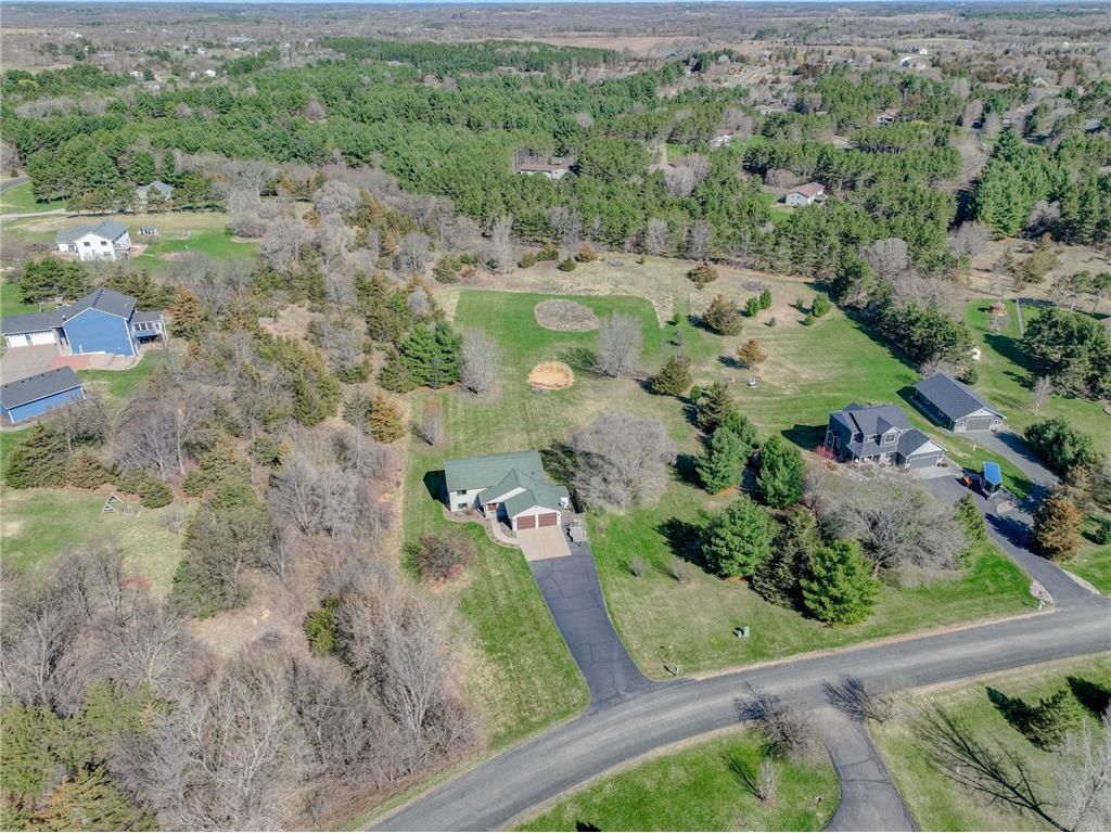 Photo of 982 Drover TRAIL, Hudson, WI 54016 (MLS # 7027296)