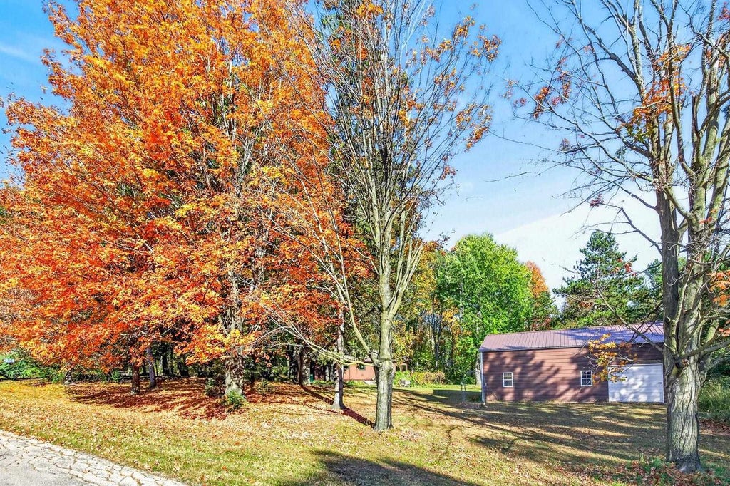 Photo of W10003 View Ridge LANE, New London, WI 54961 (MLS # 50334706)