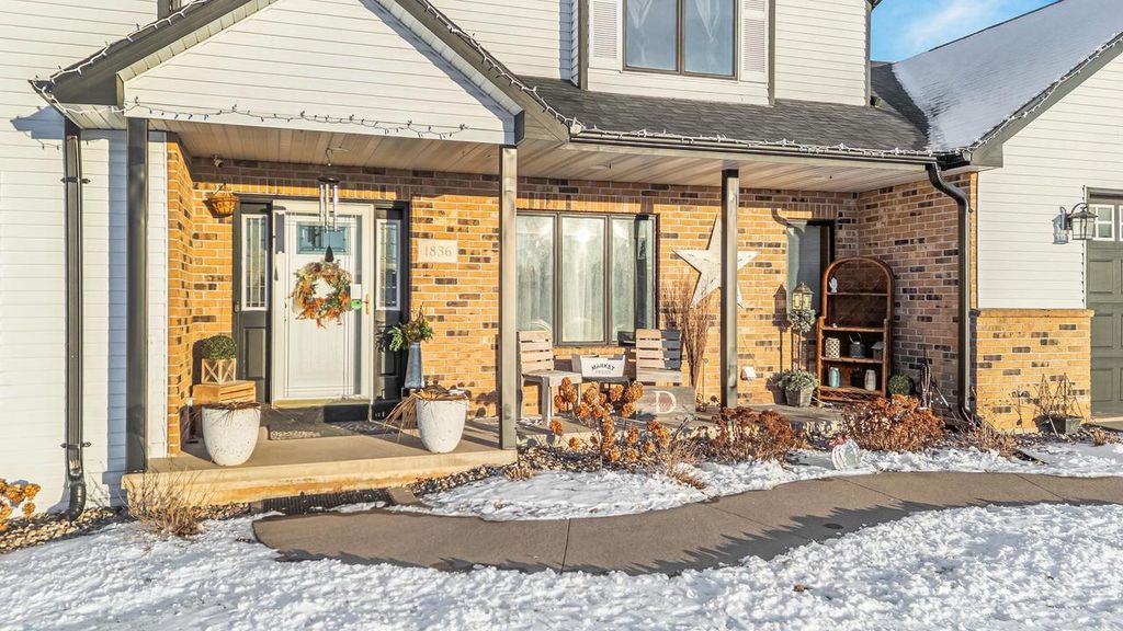 Photo of 1836 Oshkosh STREET, New London, WI 54961 (MLS # 50321481)