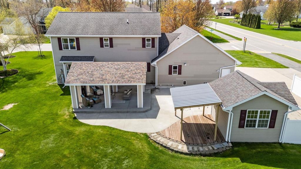 Photo of W5894 Sweet Clover DRIVE, Appleton, WI 54915 (MLS # 50325003)