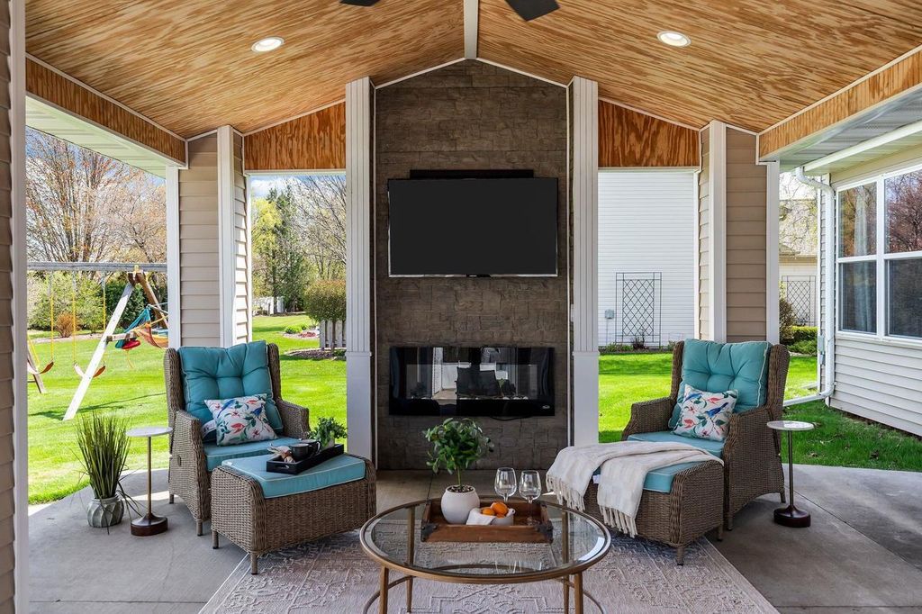 Photo of W5894 Sweet Clover DRIVE, Appleton, WI 54915 (MLS # 50325003)