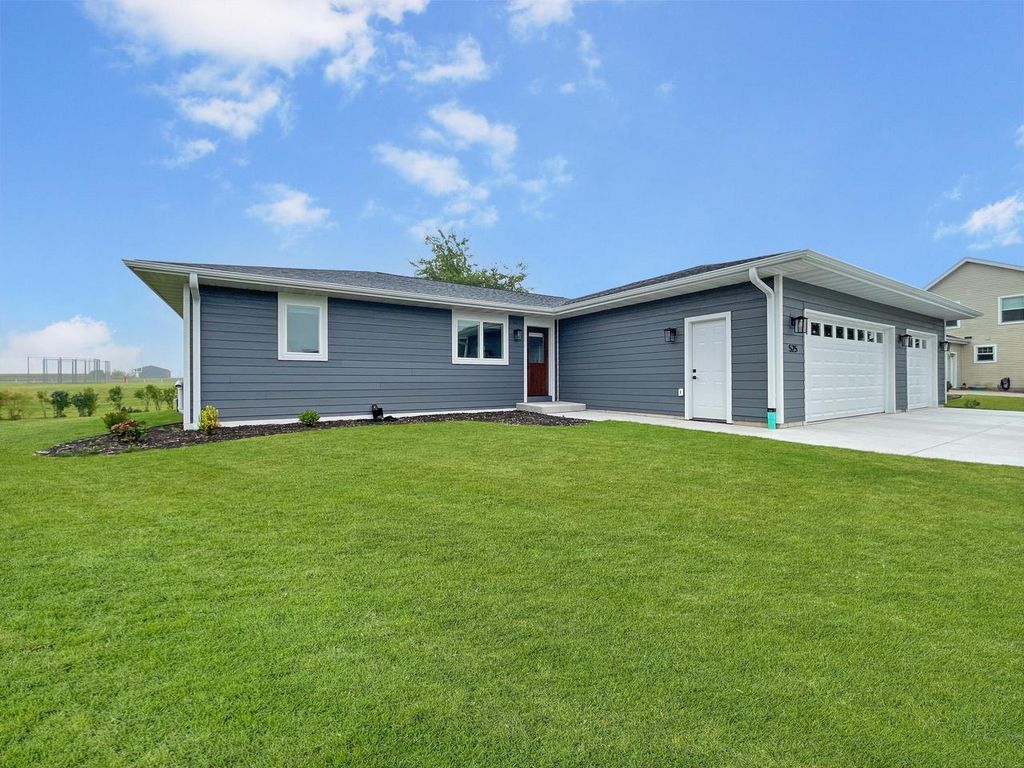 Photo of 525 Washington CIRCLE, Oostburg, WI 53070 (MLS # 1937529)
