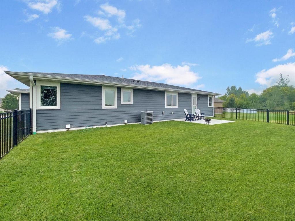 Photo of 525 Washington CIRCLE, Oostburg, WI 53070 (MLS # 1937529)