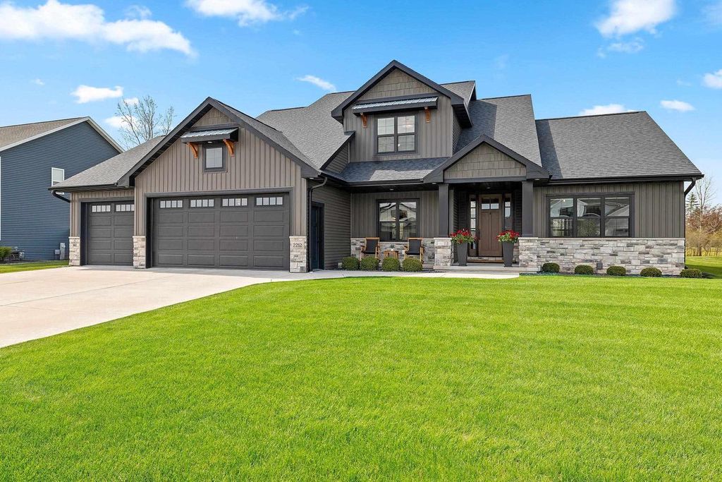 Photo of 2212 Goblet LANE, De Pere, WI 54115 (MLS # 50324909)