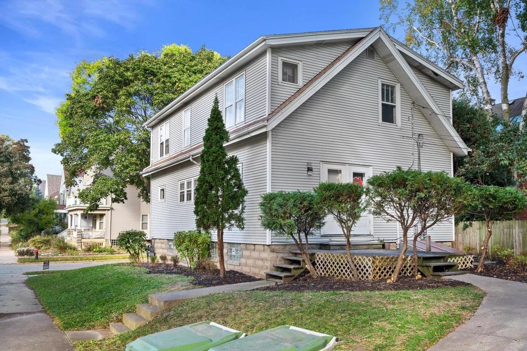 Photo of 1603 E Hampshire STREET, Milwaukee, WI 53211 (MLS # 1947359)