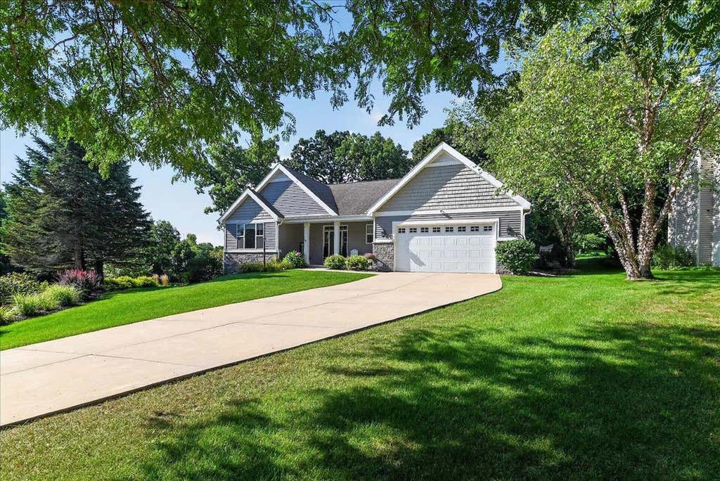 Photo of 3083 Barrington Hills COURT, Fitchburg, WI 53711 (MLS # 2031456)