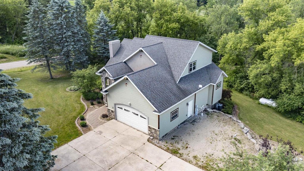 Photo of N5532 Spring Creek ROAD, Manawa, WI 54949 (MLS # 50328293)
